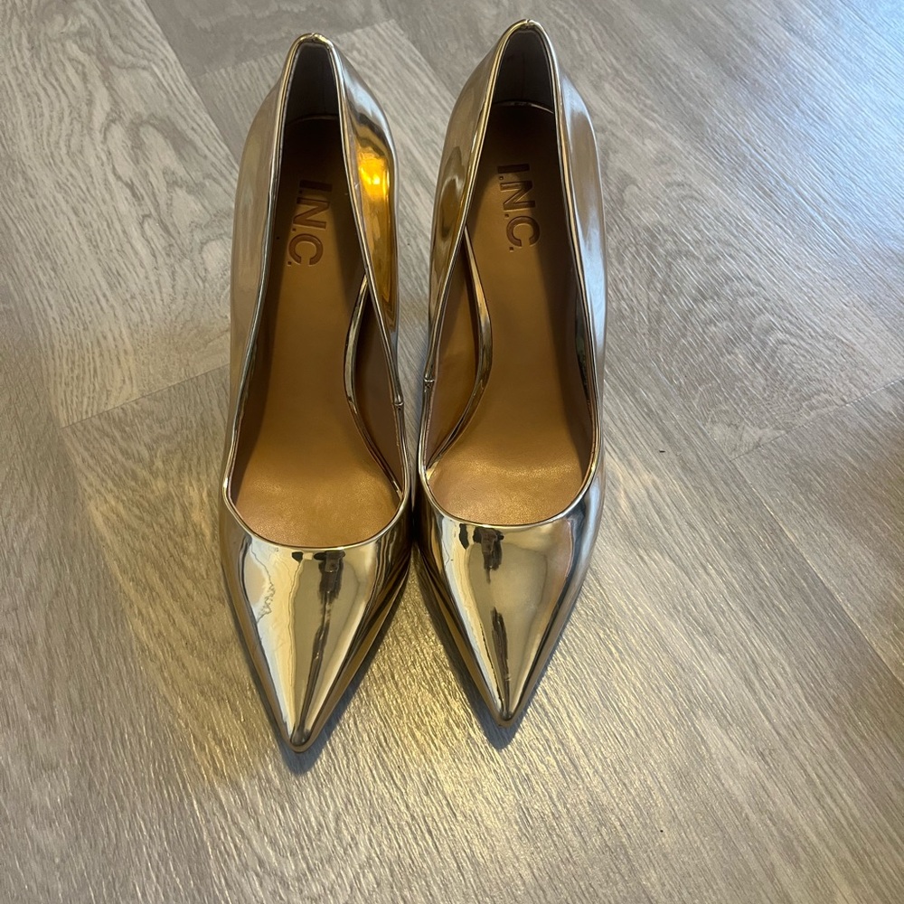 INC International Concepts Metallic Gold Pointed-Toe Stiletto Pumps - Picture 6 of 7